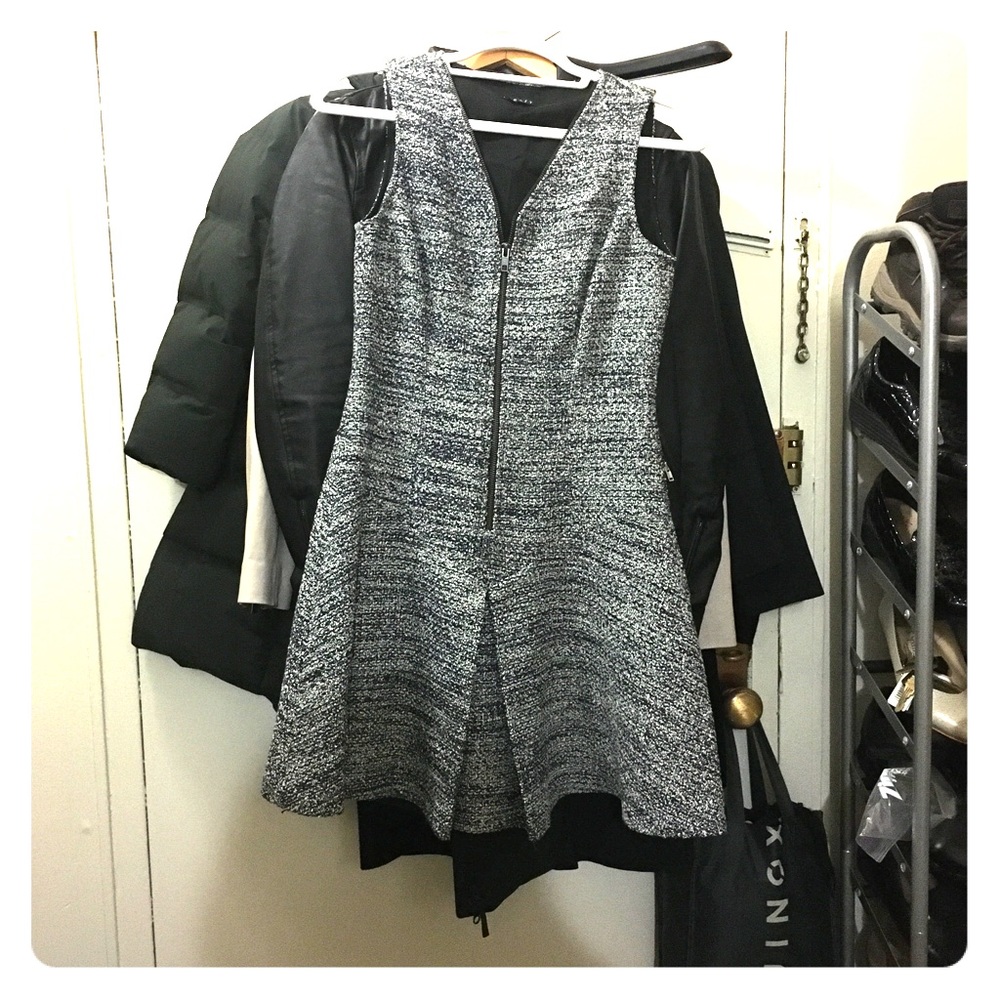 EUC Theory knit dress Navy and white size 4